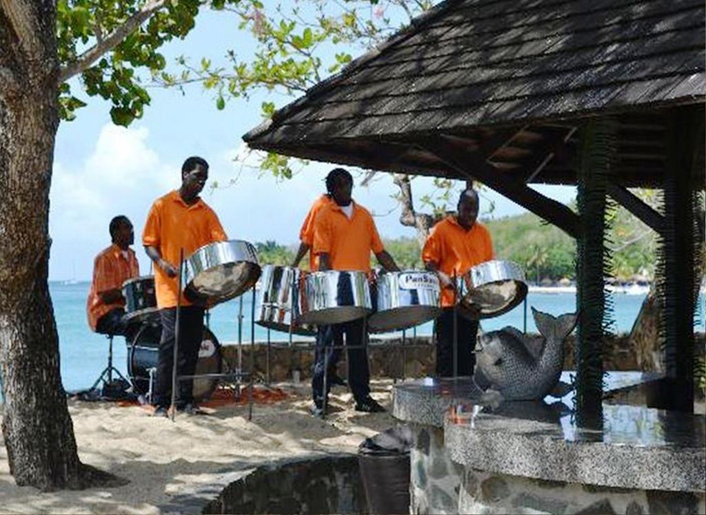 ホテル East Winds St. Lucia グロス・アイレット エクステリア 写真